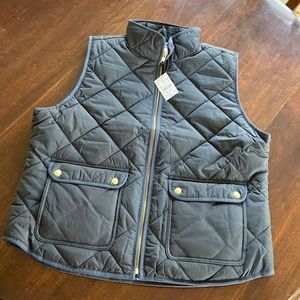 J Crew women’s black puffer vest